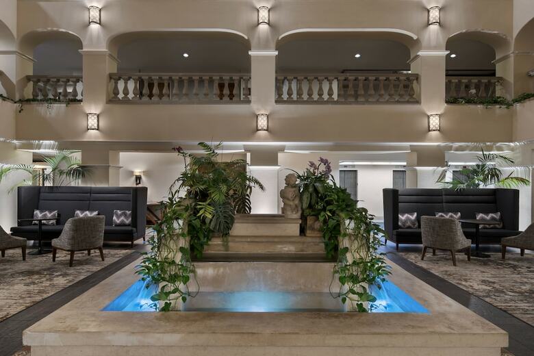 Hotel Hyatt Westlake Plaza
