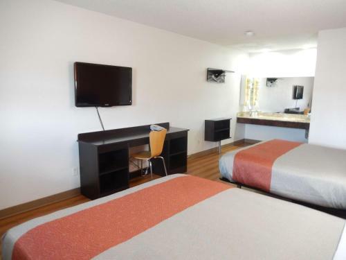 Family Motor Inn