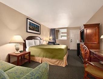 Travelodge New Orleans West Harvey Hotel