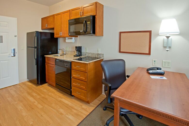 Hotel Candlewood Suites League City