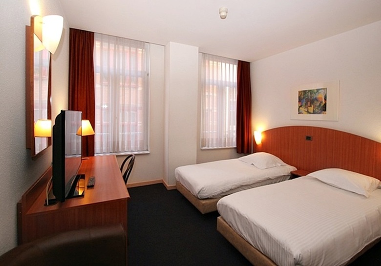 Aris Grand Place Hotel