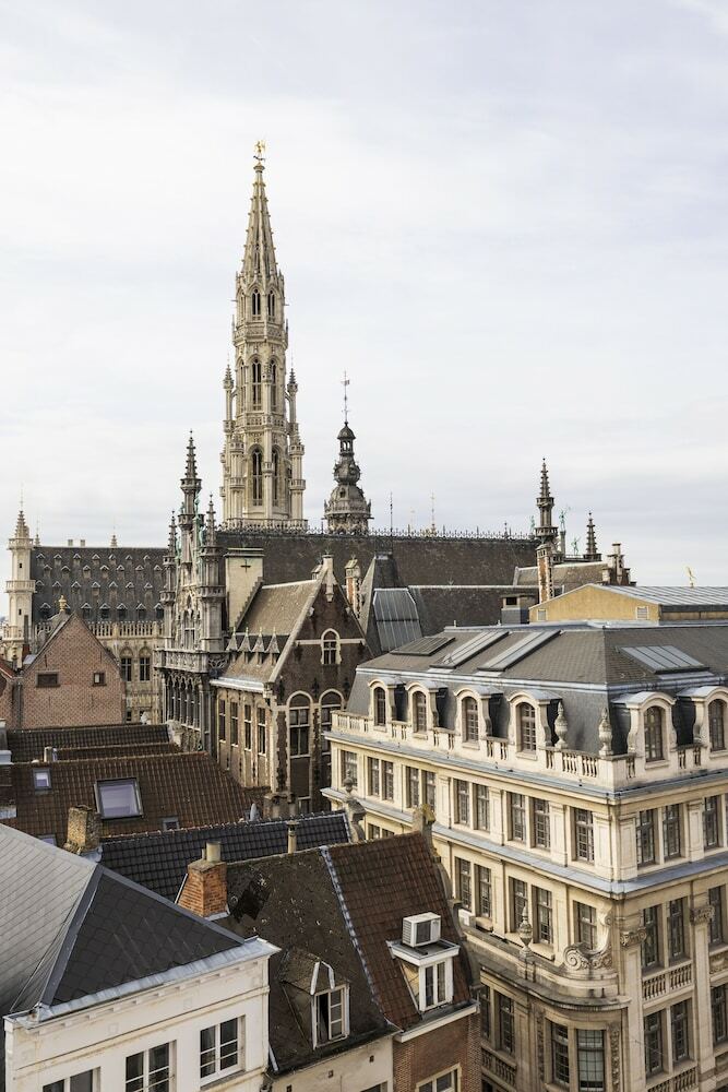 Aris Grand Place Hotel