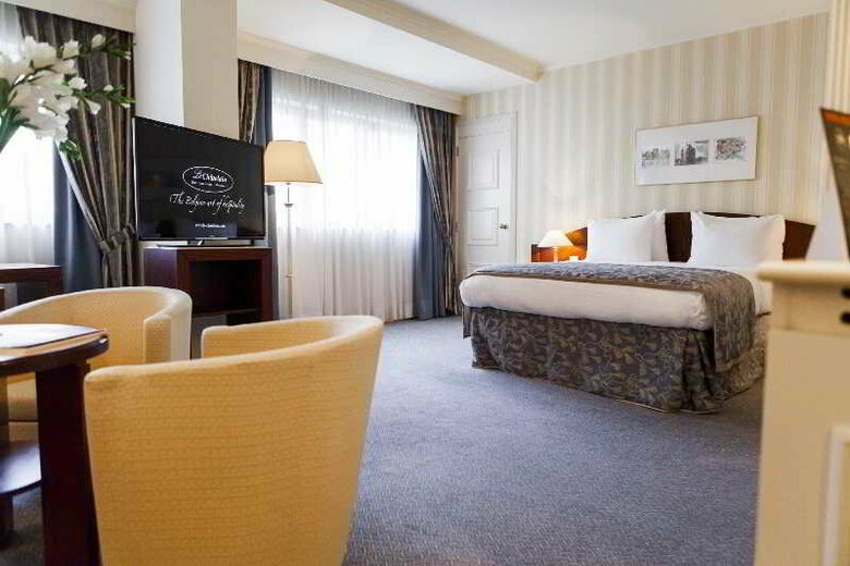 Le Chatelain Hotel