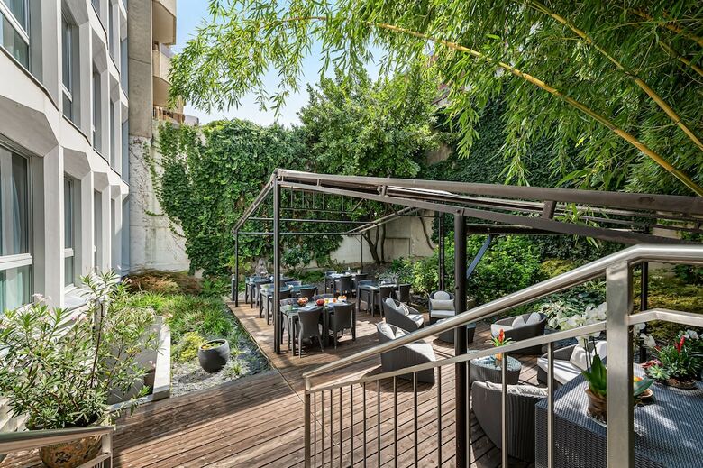 Hotel Jade Manotel