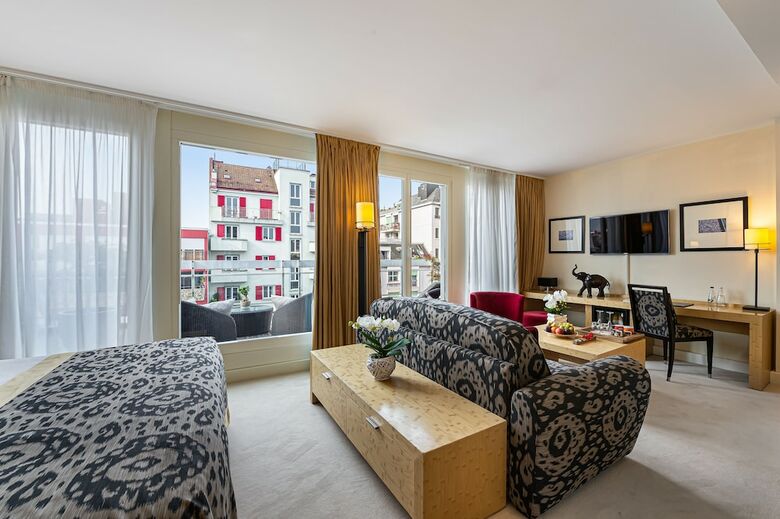Hotel Jade Manotel