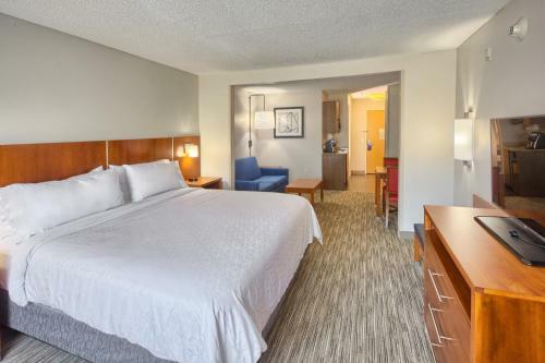 Holiday Inn Express Hotel & Suites Raleigh North - Wake Forest