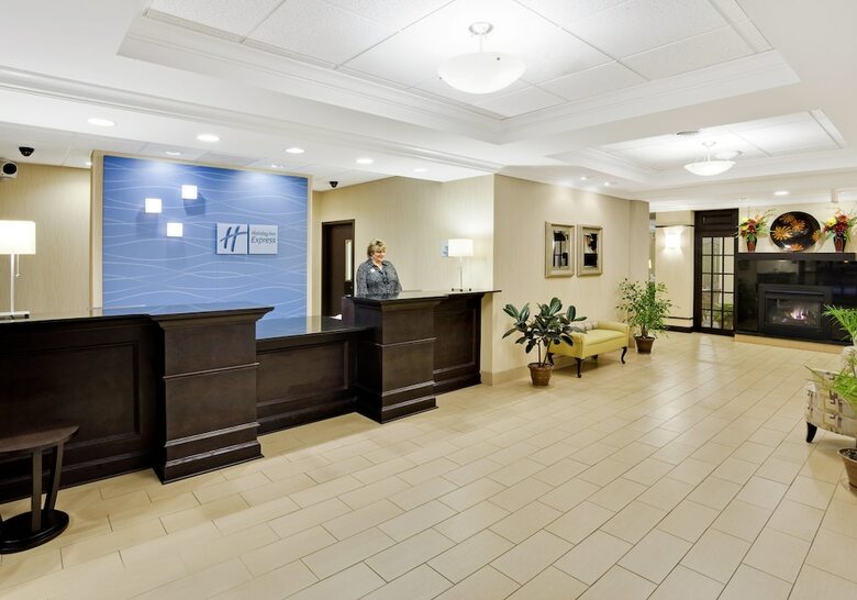 Holiday Inn Express Hotel & Suites Lebanon