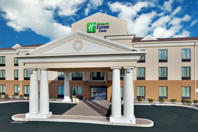 Holiday Inn Express Hotel & Suites Lebanon