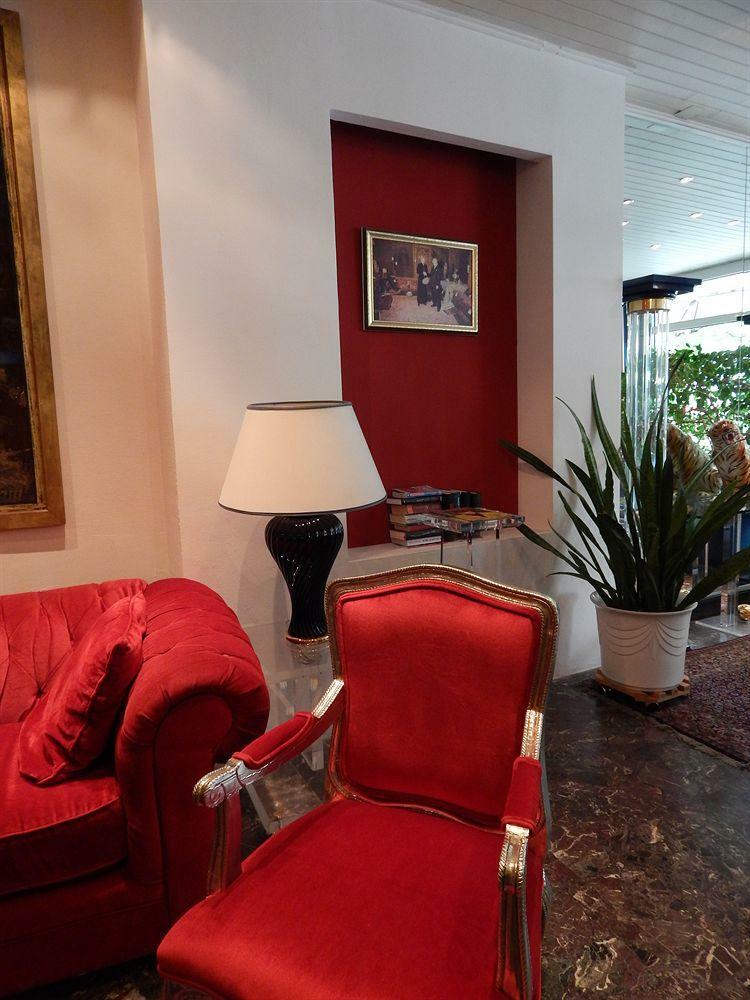 Montree Hotel
