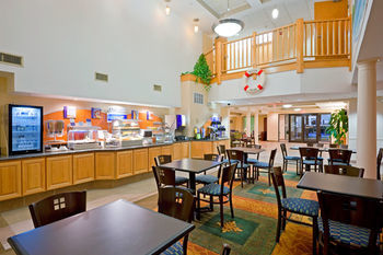 Hotel Holiday Inn Express Carneys Point New Jersey Turnpike Exit 1