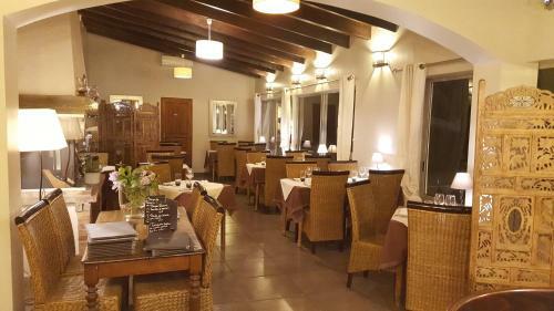 Hotel Logis H�tel R�sidence Les C�dres