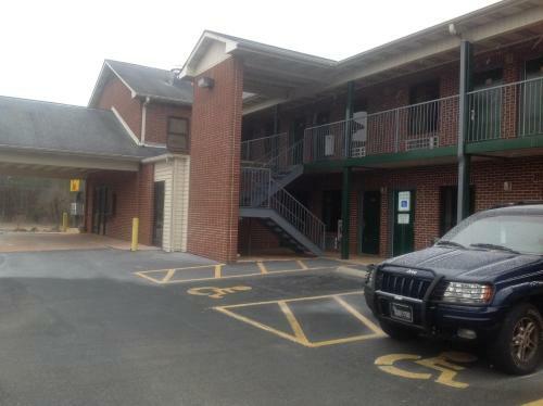 Hotel Highway Inn