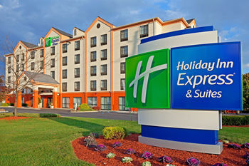Holiday Inn Express Hotel & Suites Meadowlands Area