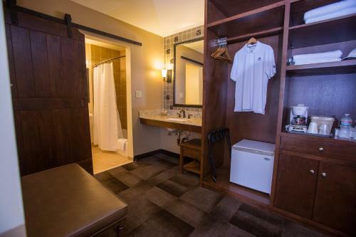Hotel Carlton Oaks Country Club
