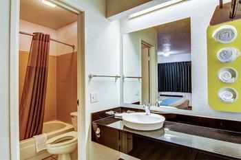 Motel 6 Florissant Missouri