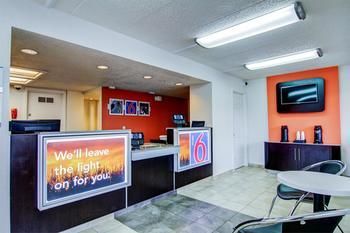 Motel 6 Florissant Missouri