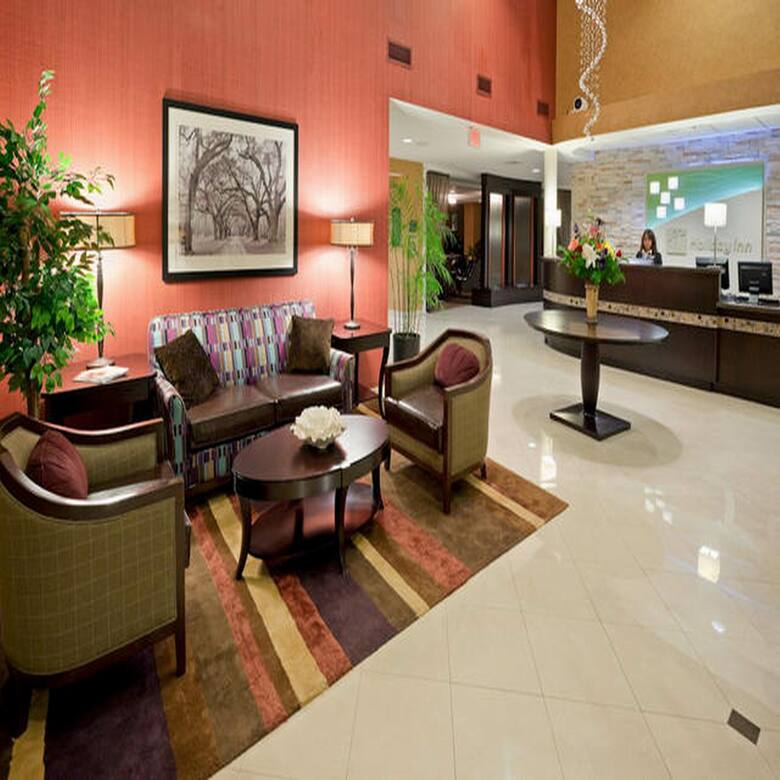 Hotel Armoni Inn & Suites