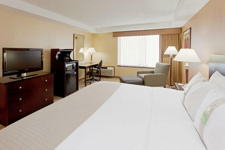 Hotel Armoni Inn & Suites