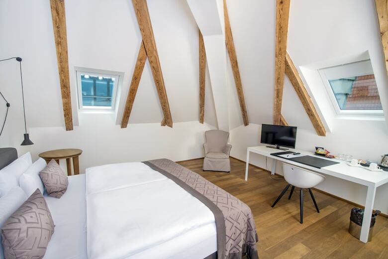 Hotel Golden Crown
