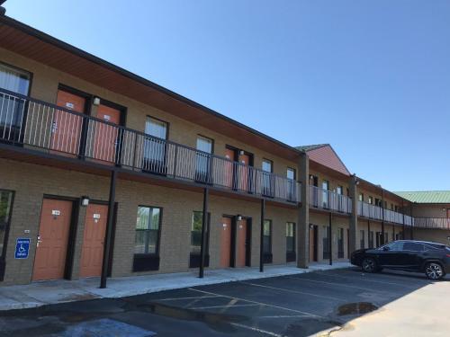 Motel Clairmont Inn & Suites - Warren