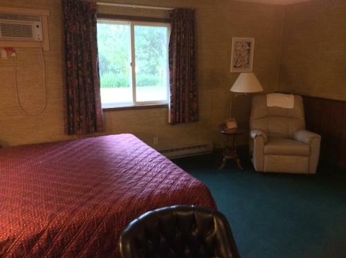 Burr Oak Motel