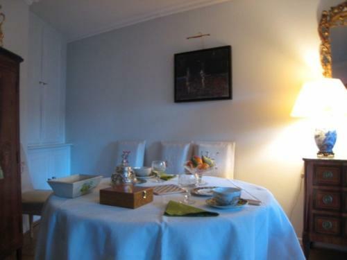Bed & Breakfast Une Chambre En Ville