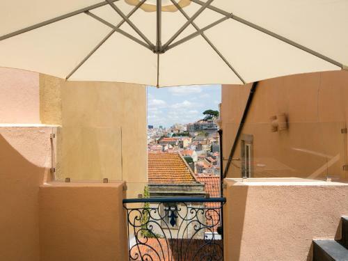 Traveling To Lisbon Castelo Apartments