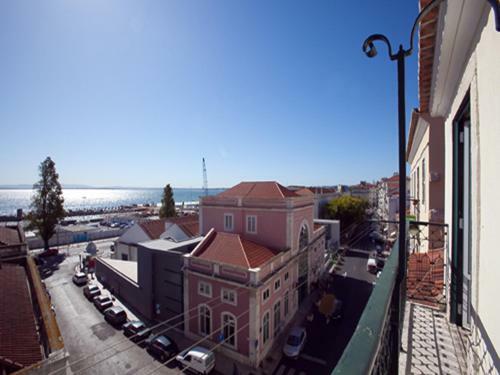 Traveling To Lisbon Alfama Apartments