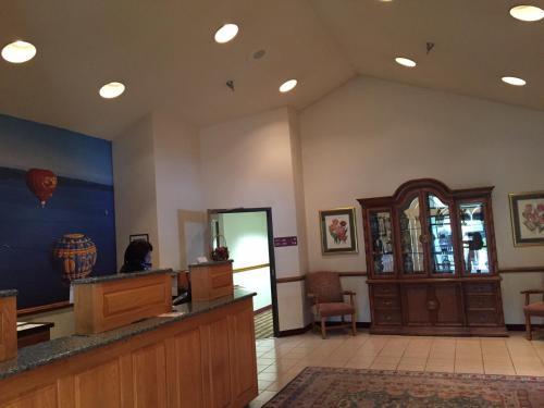 Magnuson Hotel On The Lake Clarksville