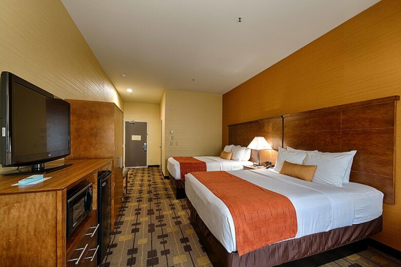 Hotel Comfort Suites Oakley