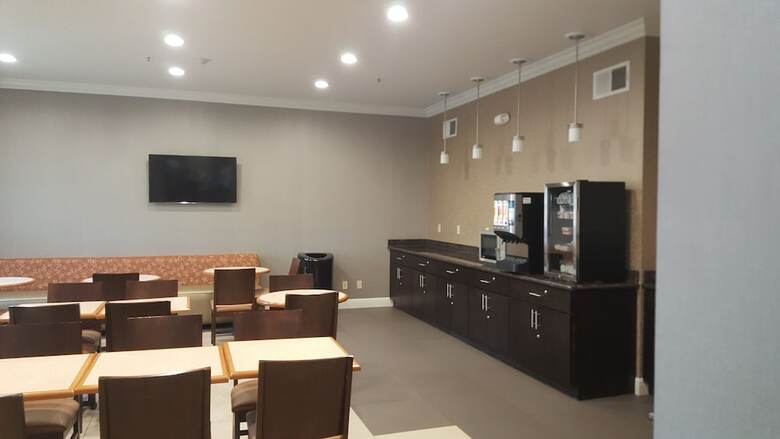 Hotel Comfort Suites Oakley