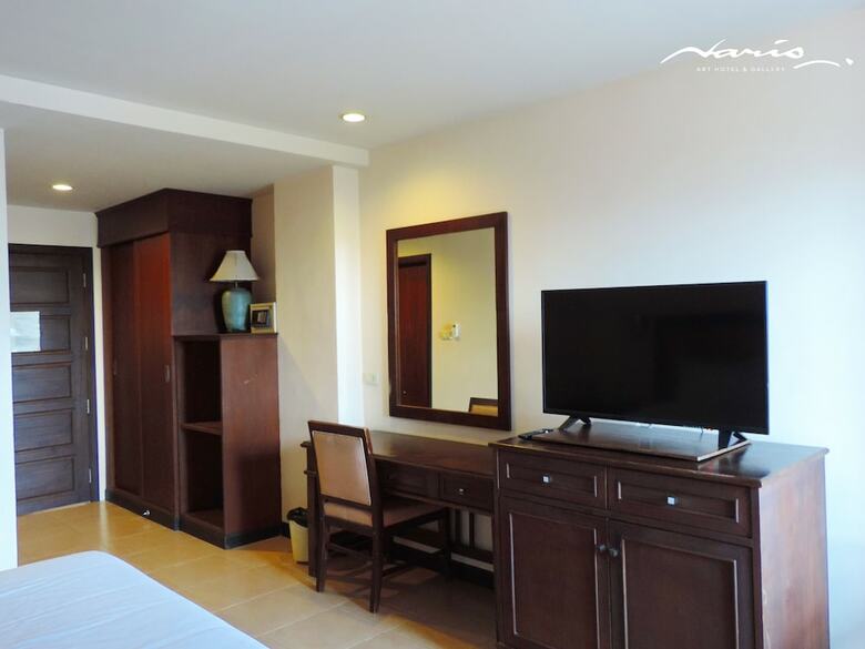 Naris Art Hotel