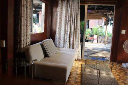 Hostal El Greco Lounge Bar Greek Restaurant Guesthouse