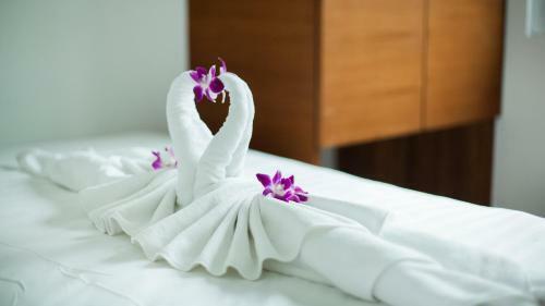 Hotel Maenam Bay Resort