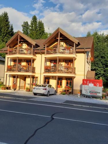 Hostal Pension Holiday