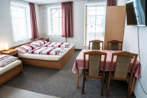 Hostal Pension 220