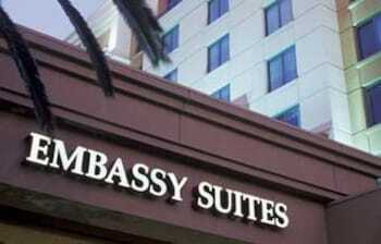 Hotel Embassy Suites Fayetteville Fort Bragg