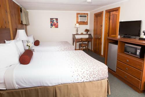 Knotty Pine Motel