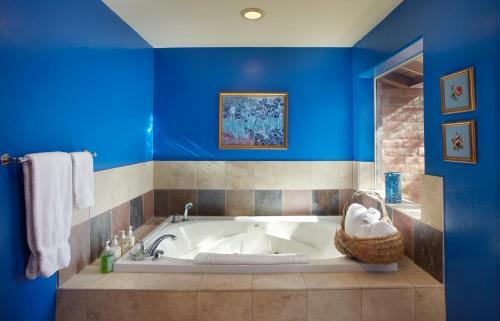 Cactus Cove Bed And Breakfast Inn