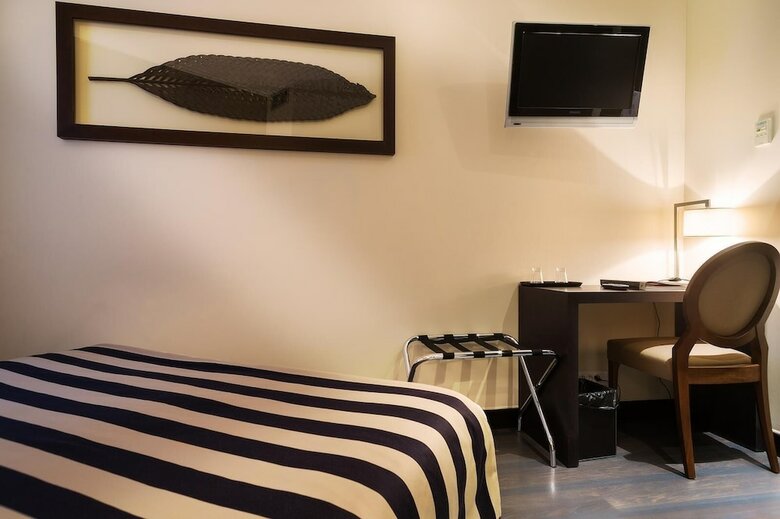 Hotel Arc Elys�es