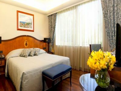 Hotel More