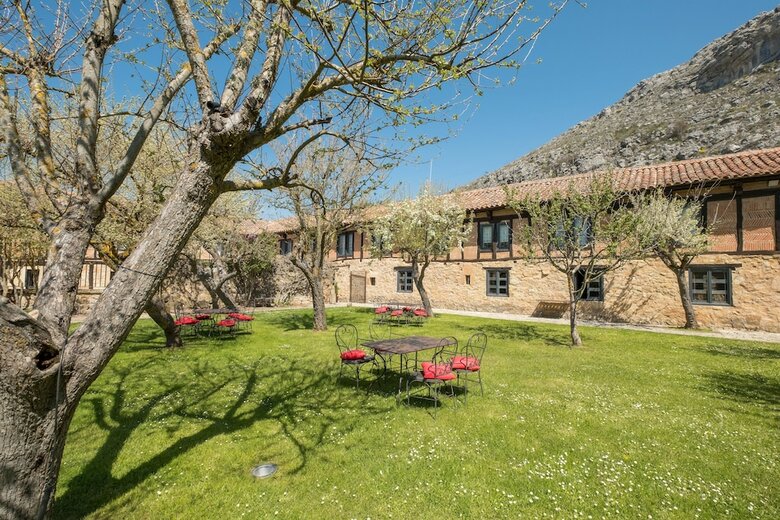 Hotel Posada Santa Maria La Real