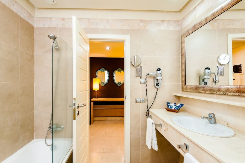 Kn Hotel Arenas Del Mar Adults Only