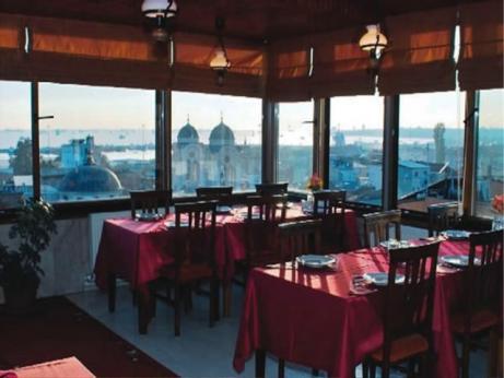 Hotel Grand Liza