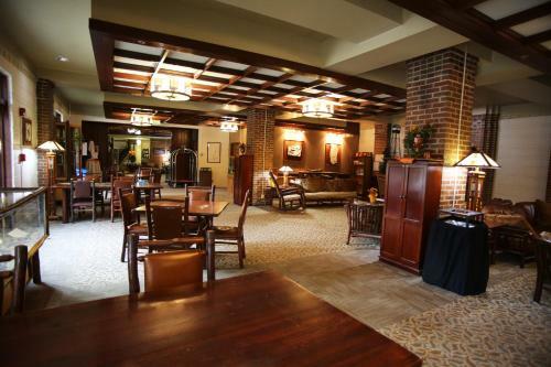 Lodge Canyon Inn
