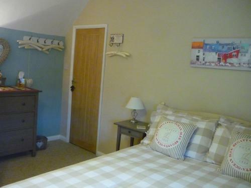 White Cottage Bed And Breakfast