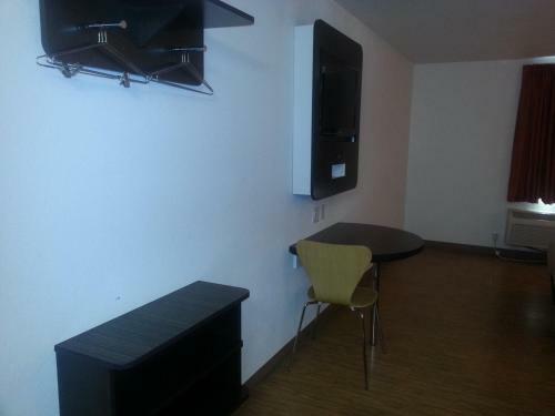 Motel 6 Bell Gardens