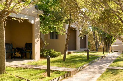 Aparthotel Fort Marcy Suites