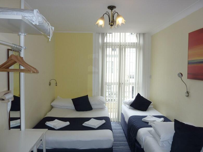 Hostal Manor Hotel