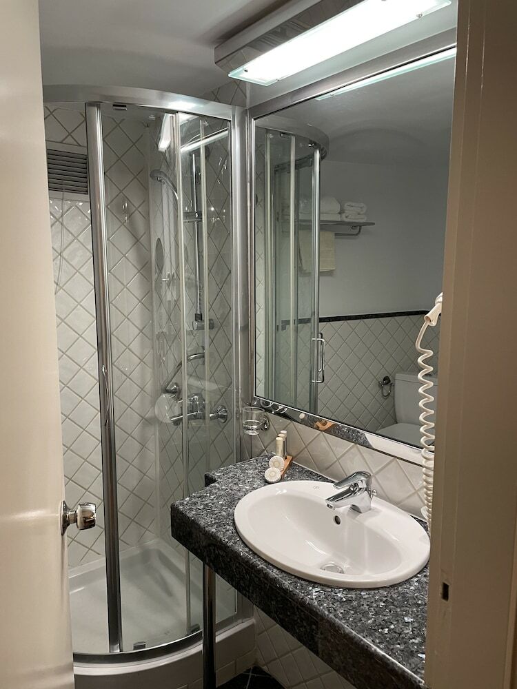 Best Western Ilisia Hotel